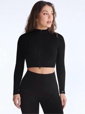 SET Active Black Long-Sleeve Zip Crop Top